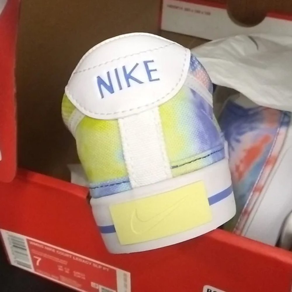 NIKE Grand Court Tie Dye Slip-ons Size 10 NEW IN BOX - Picture 4 of 4